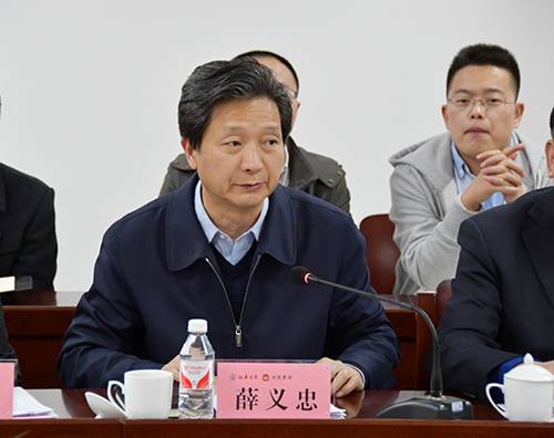 http://www.yau.edu.cn/__local/B/C7/67/F4DB6E962D12384C42806C67645_F51BF549_352EE.jpg