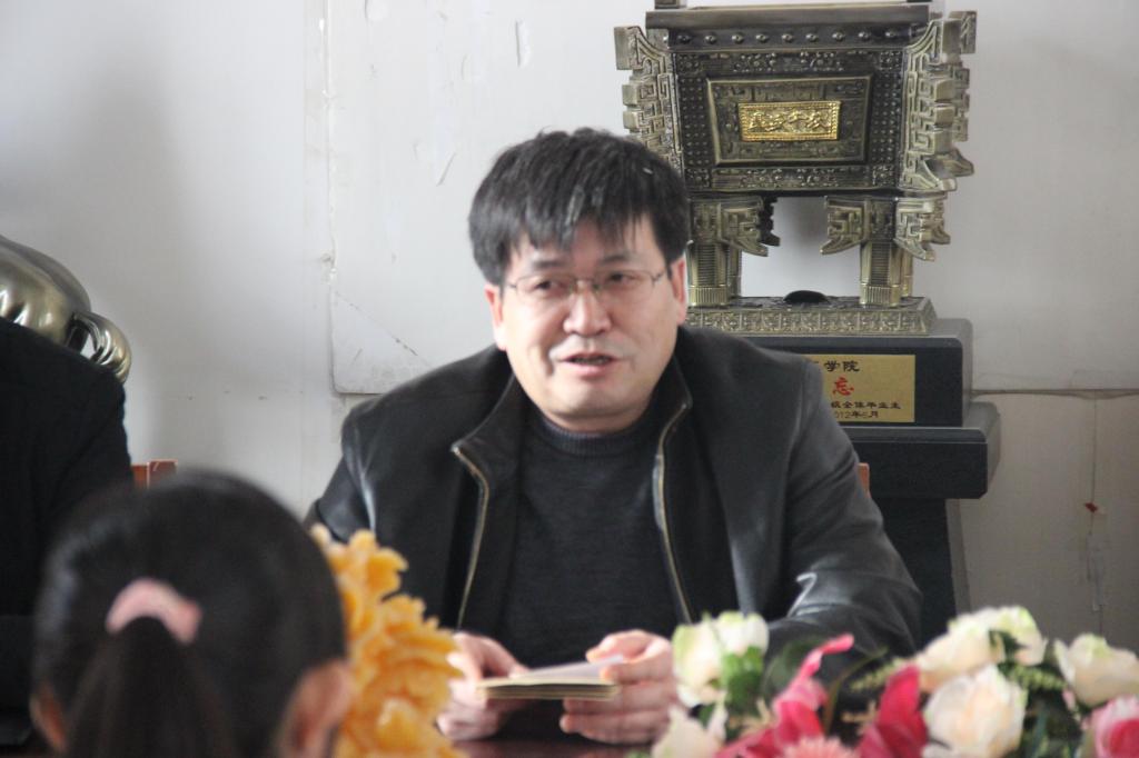 公司经理高楼军介绍捐资员工情况